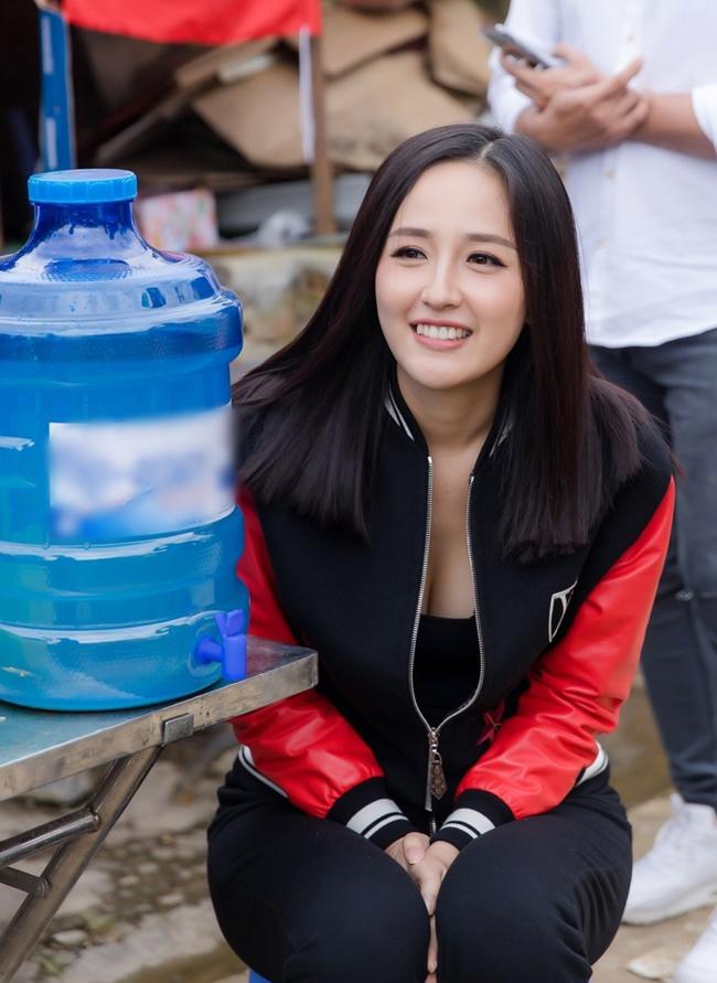 Mai Phương Thúy tinh tế sau nhiều pha lên đồ chạy phản cảm-15