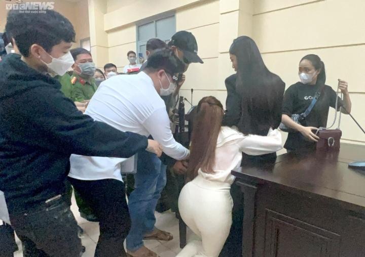 Trang Nemo quỳ xin lỗi bị hại vẫn không được tha thứ-3