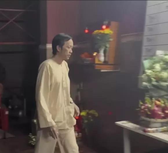 Hoài Linh liên tục lộ ngoại hình hom hem khi comeback-13