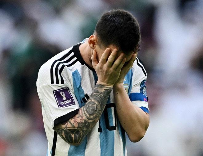 Messi sốc nặng, ôm mặt thất vọng khi thua Saudi Arabia-10