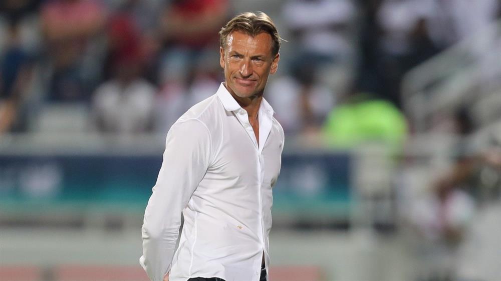 Sơ mi trắng của HLV tuyển Saudi Arabia và trận thắng Argentina-2