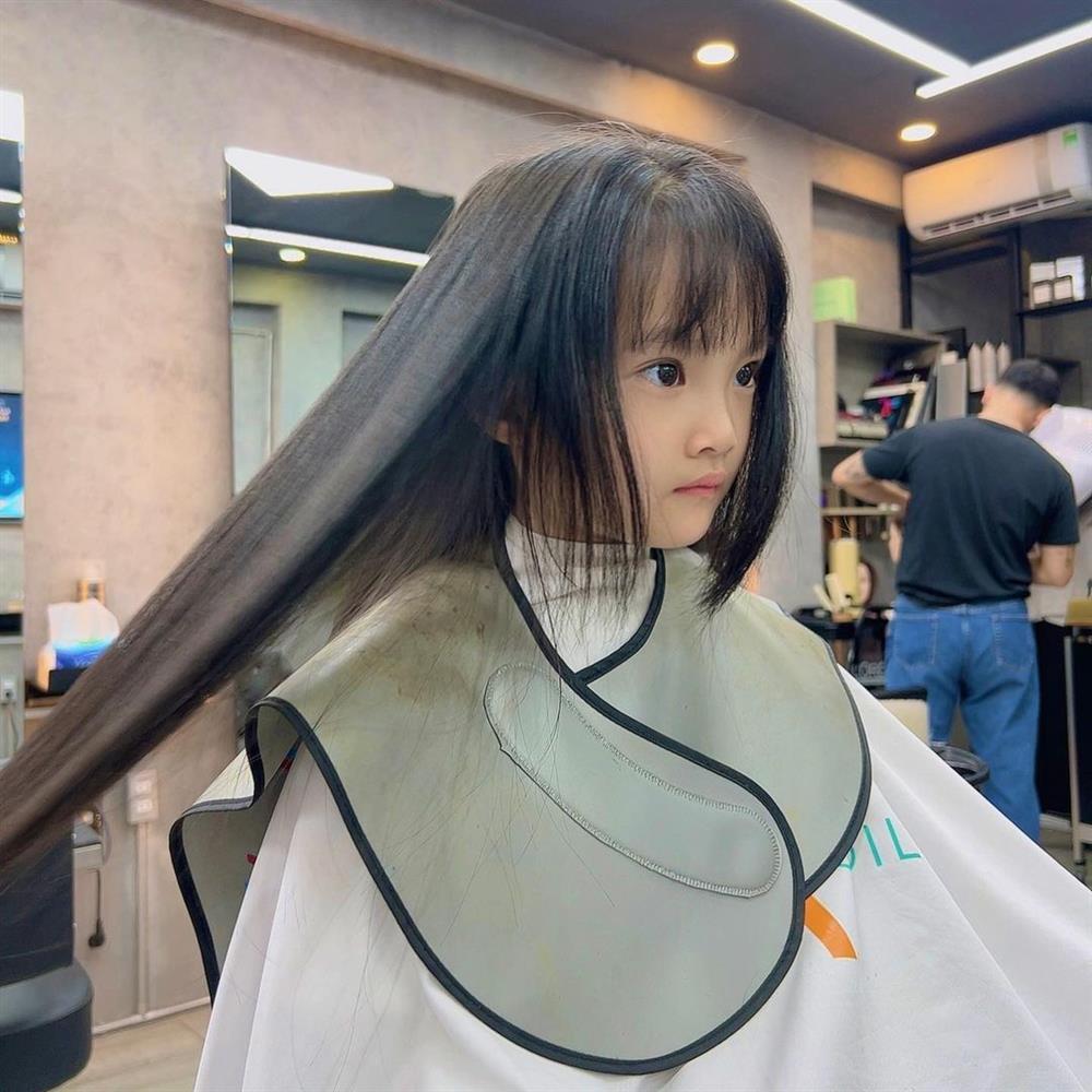 Ái nữ Diệp Lâm Anh ra dáng mỹ nhân, chuẩn bản sao Đức Phạm-1