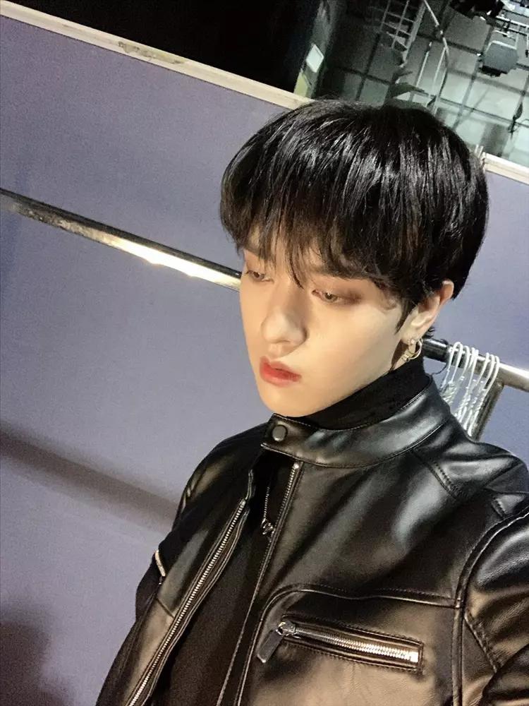 Những lần rời nhóm ồn ào của idol Kpop trong năm 2022-3