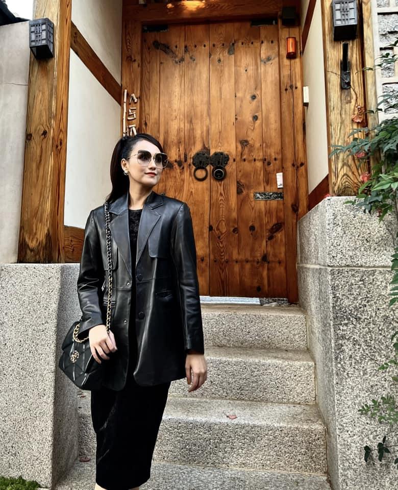 Lã Thanh Huyền U40 vẫn để mẹ hoa khôi lo chuyện ăn mặc-1