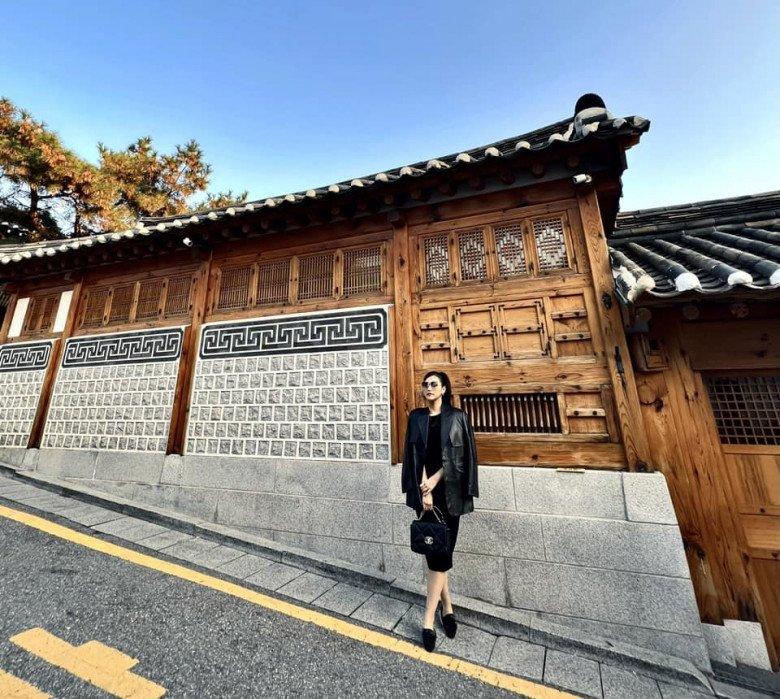 Lã Thanh Huyền U40 vẫn để mẹ hoa khôi lo chuyện ăn mặc-2