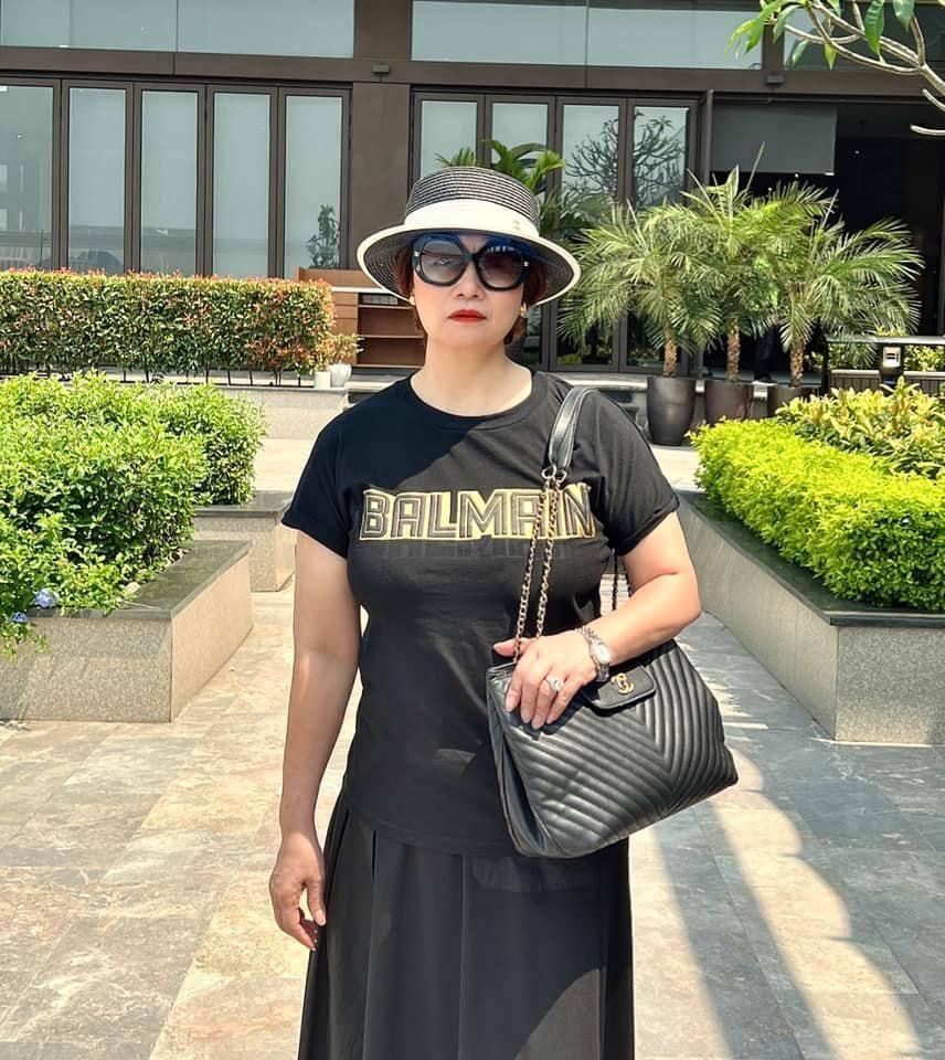 Lã Thanh Huyền U40 vẫn để mẹ hoa khôi lo chuyện ăn mặc-8