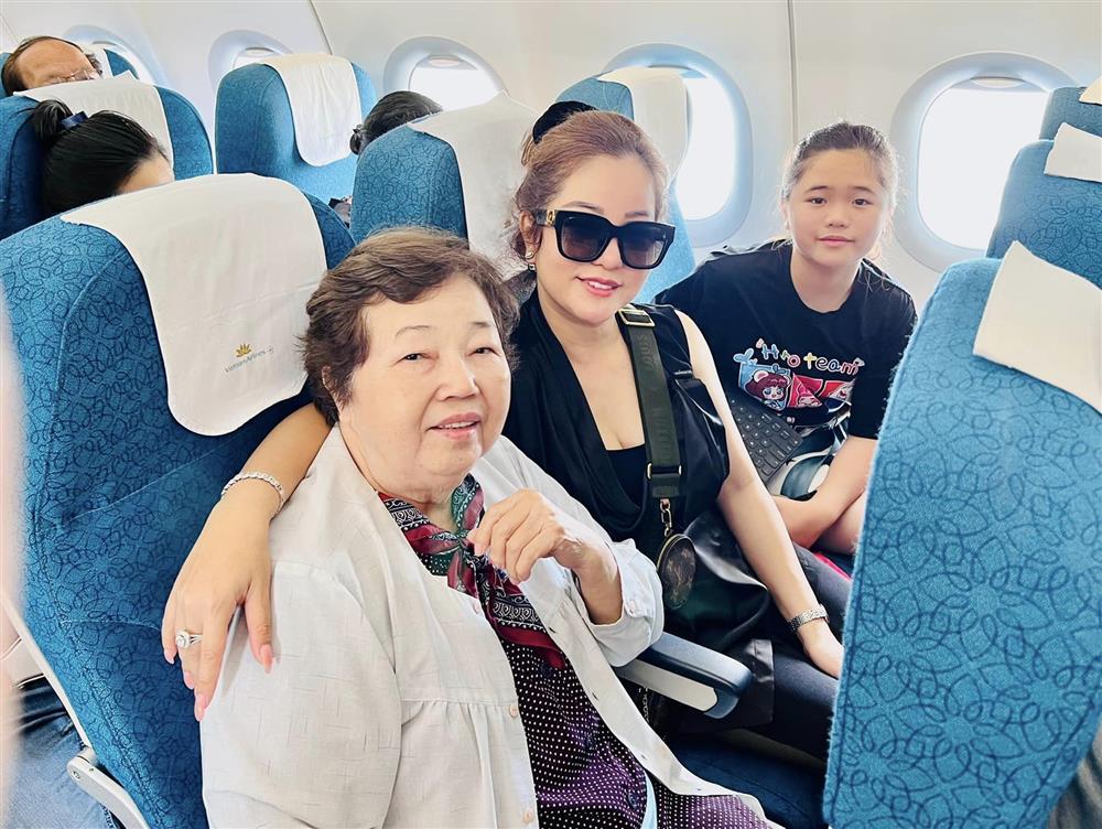 Tin showbiz Việt ngày 23/11: Minh Tú nói về vòng 2 bất thường-9