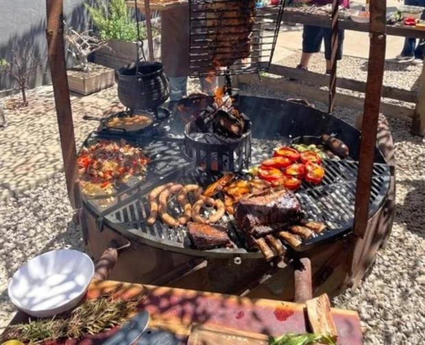 Tuyển Argentina mang 1 tấn thịt nướng Asado đến Qatar thi đấu-3