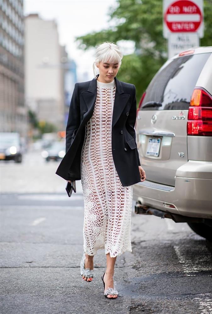 Mặc gì sau lớp đồ xuyên thấu-4