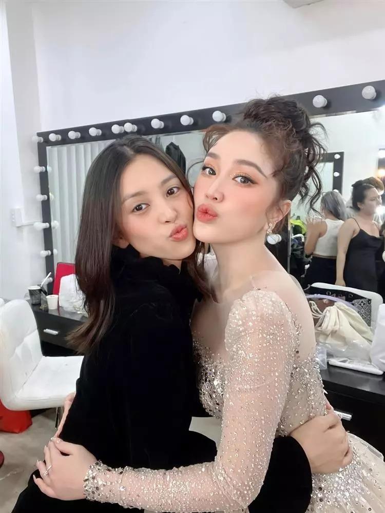 Đọ sắc Lan khuê, Bảo Thy Lần đầu lép vế khi chụp cùng Hoa khôi?-7