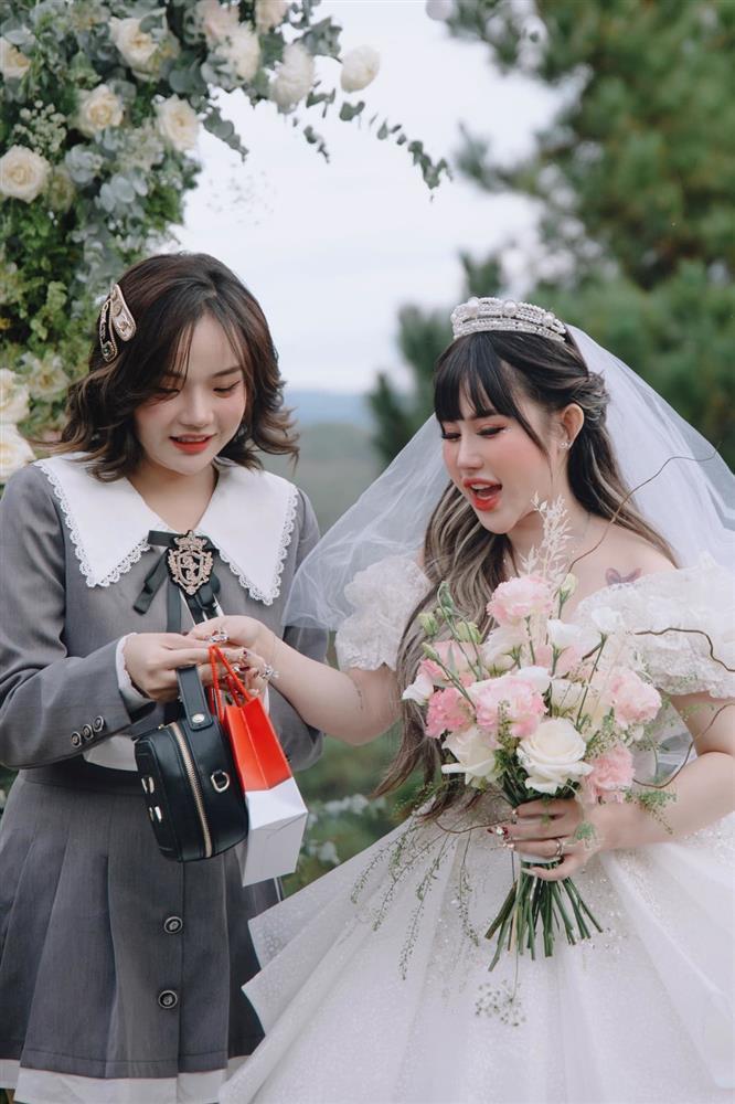 Hot girl Trần My từng xô xát Trang Nemo khoe lấy chồng giàu-9