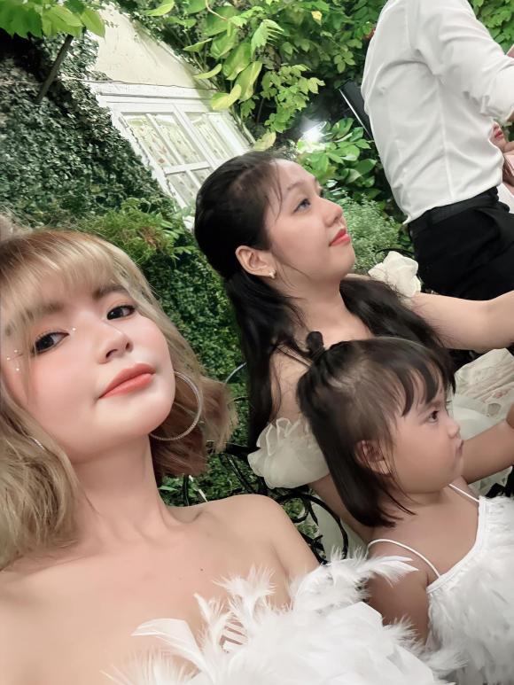 Gia đình Mạc Văn Khoa lên đồ dự tiệc, ái nữ lại giật spotlight-3