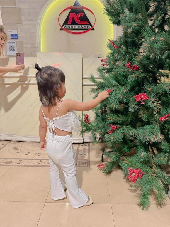 Gia đình Mạc Văn Khoa lên đồ dự tiệc, ái nữ lại giật spotlight-6