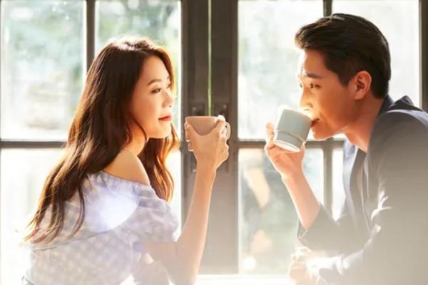 Nhìn tấm hình trong ví của anh chủ quán cơm mà tôi đỏ mặt-1