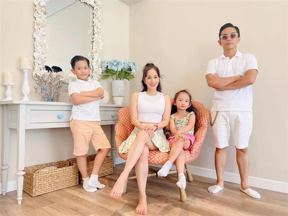 Khánh Thi - Phan Hiển chụp ảnh gia đình 4 thế hệ trước đám cưới-6