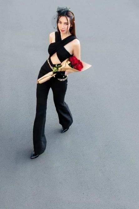 Thùy Tiên lép vế khi đụng hàng Nhã Phương, Xoài Non?-2