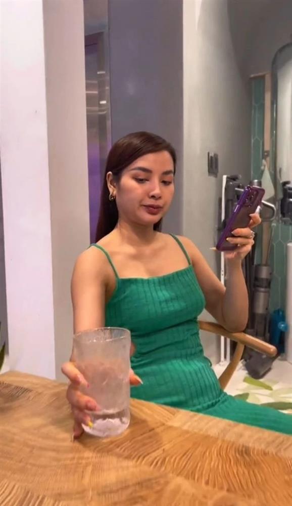 Phương Trinh Jolie bị nghi có tin vui khi lộ vòng 2 lùm xùm-2