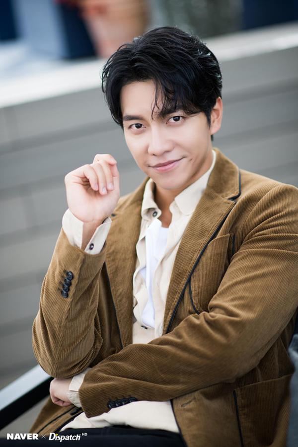 Chàng rể quốc dân Lee Seung Gi  bị công ty quỵt lương suốt 18 năm