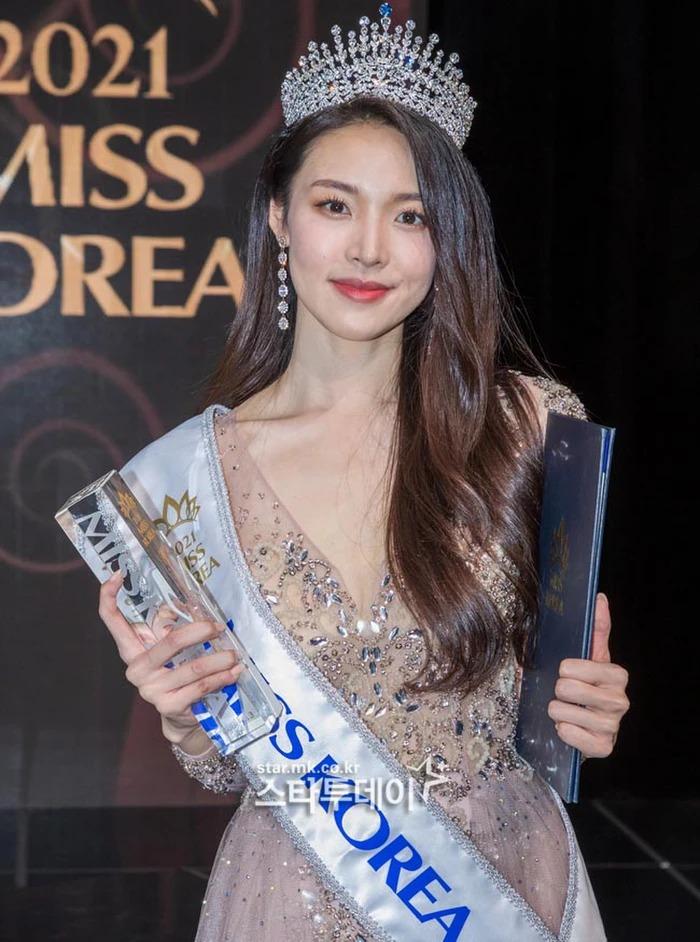 Đại diện Hàn Quốc thắng liên tiếp giải phụ tại Miss Earth-1