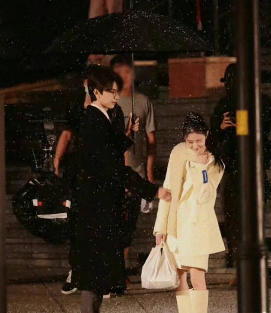 3 tổng tài chân dài trên màn ảnh: Vương Hạc Đệ đầy thần thái-1