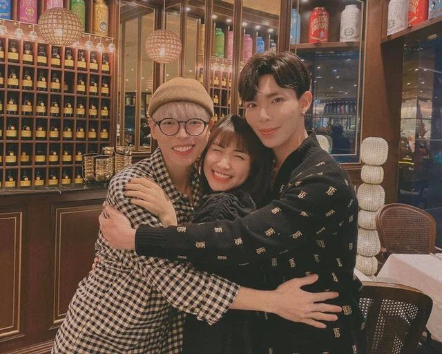 Hoà Minzy tung clip khoe gia đình Hoa Dâm Bụt, fan căng mắt tìm Đức Phúc-10