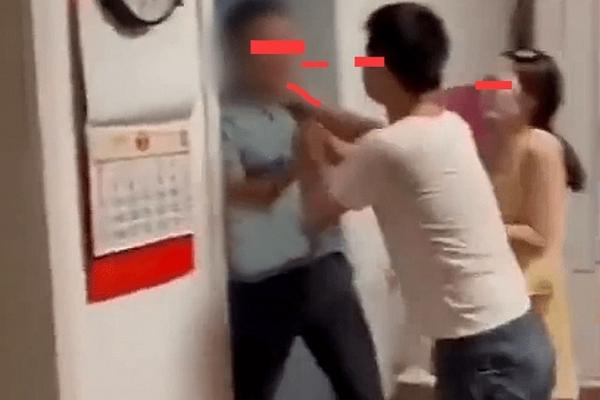 Giúp cô hàng xóm suýt đẻ rơi, chồng tôi đâm ra yêu thầm mới khổ-3