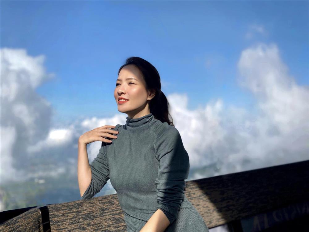 Tin showbiz Việt ngày 24/11: Mạnh Trường bế con sơ sinh, tự khen mình đảm-2