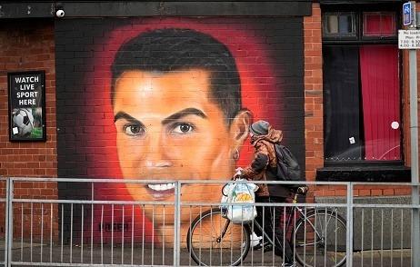 Chủ sở hữu Man United lần đầu lên tiếng về mâu thuẫn với Ronaldo-1