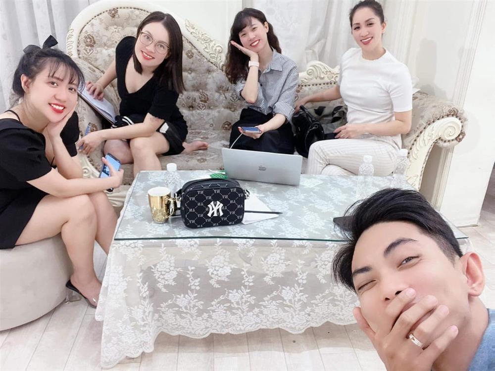 Đám cưới Khánh Thi - Phan Hiển có lượng khách mời khủng-2