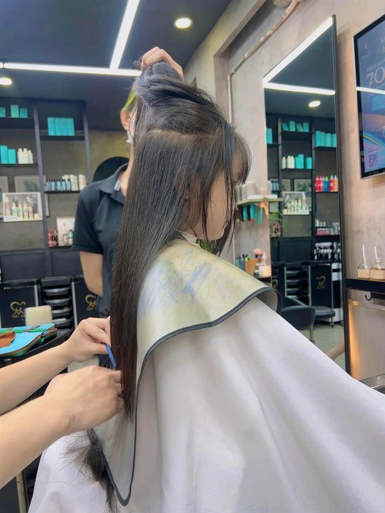 Con gái Diệp Lâm Anh mặt y xì bố, riêng 1 điểm chuẩn gen mẹ-4