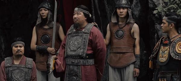 Theo nhận xét của nhiều khán giả phim thiếu đi sự linh hoạt, phong phú khi sử dụng nhiều cảnh quay cận, đặt góc cố định. Việc lạm dụng góc quay trên cao cũng dễ khiến khán giả đoán được tình tiết diễn biến trong phim.