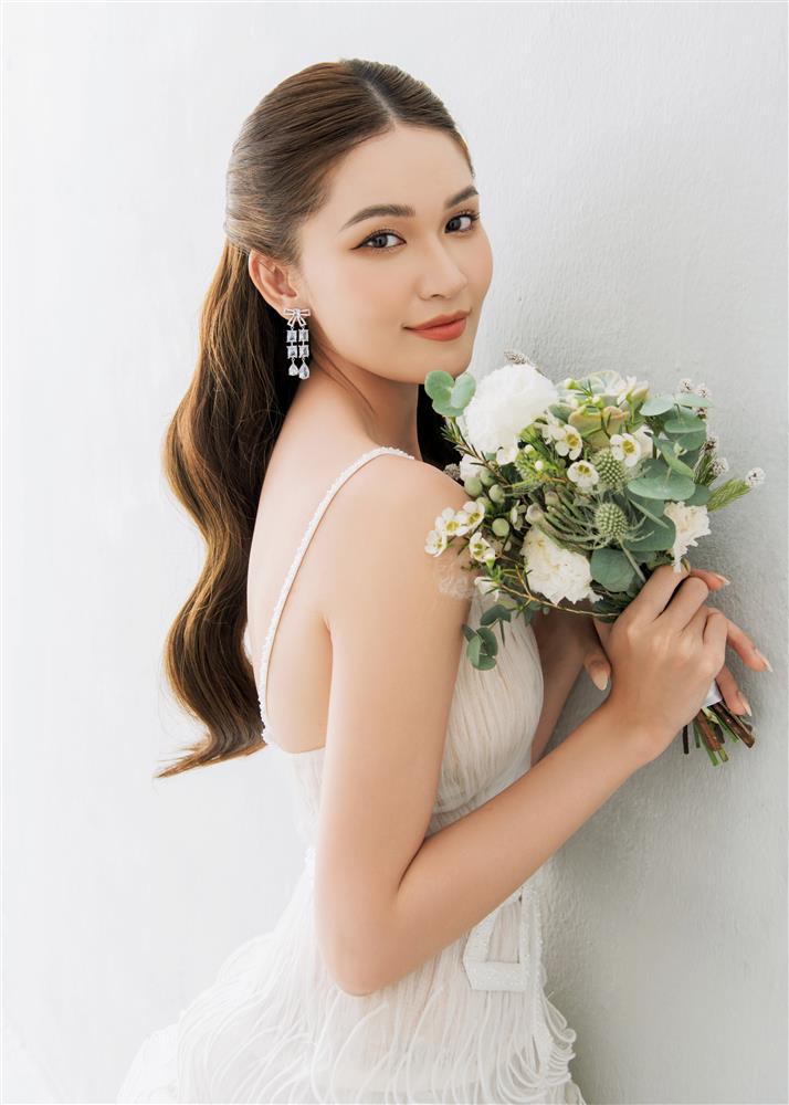Chồng Thạc sĩ đẹp như tài tử trong ảnh cưới với Thùy Dung-6