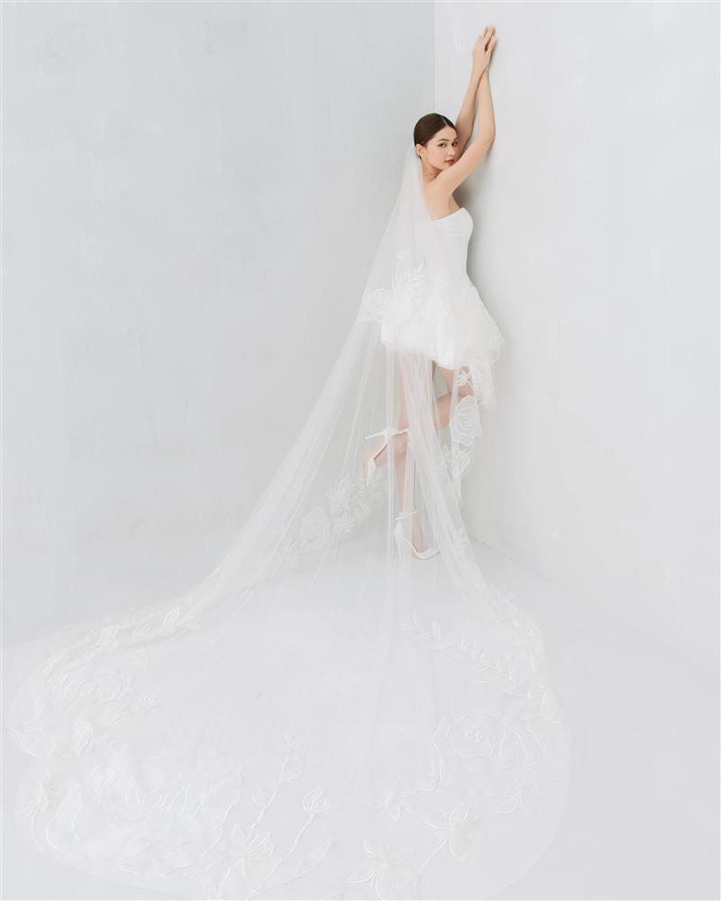 Chồng Thạc sĩ đẹp như tài tử trong ảnh cưới với Thùy Dung-9