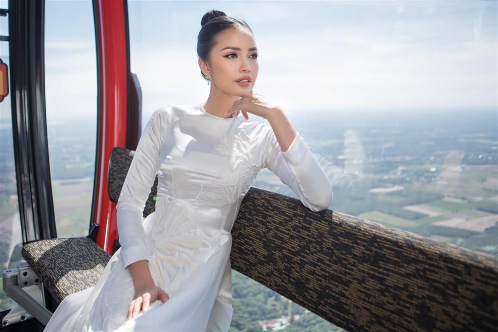 Tin showbiz Việt ngày 25/11: Hoa mắt bữa tiệc ở tư gia Phạm Hương-7