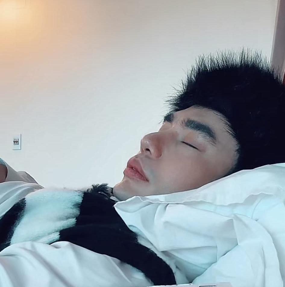 Tin showbiz Việt ngày 25/11: Hoa mắt bữa tiệc ở tư gia Phạm Hương-4