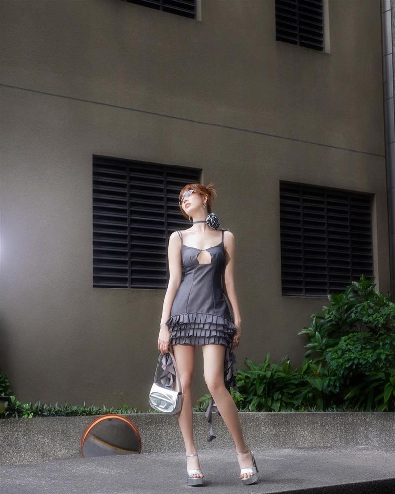 Lan Ngọc khoe hình xăm, Thiều Bảo Trâm tối giản kín đáo-11