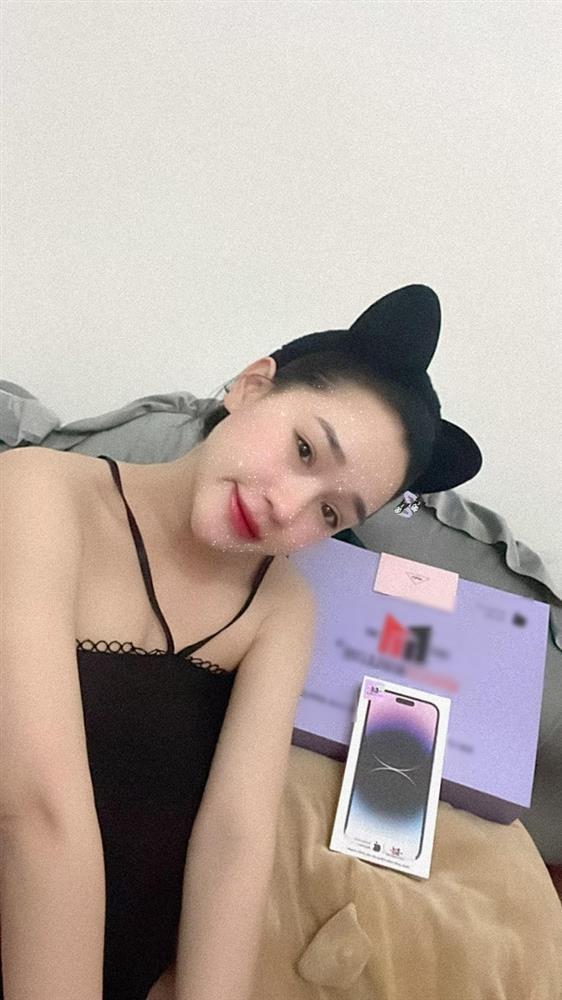 Hôn nhân viên mãn Hồ Tấn Tài bên cô vợ vừa giàu lại nóng bỏng-9