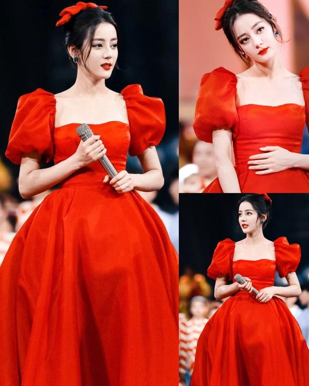 Địch Lệ Nhiệt Ba diện đồ đỏ là bừng sáng-4