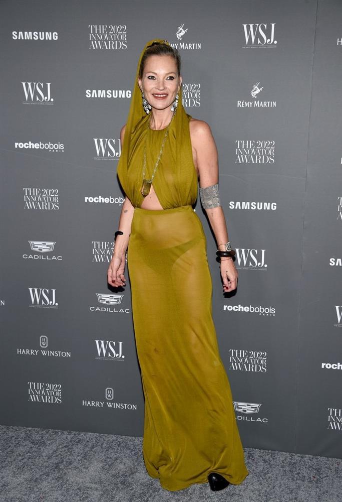 Bella Hadid, Kylie Jenner diện mốt váy áo trùm đầu độc lạ-6