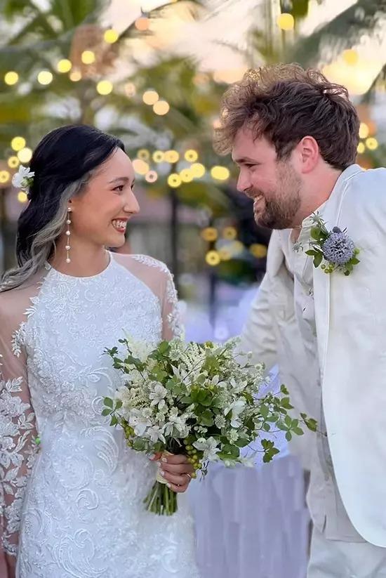 Chồng Tây hiếm hoi khoe ảnh bên Anna Trương sau đám cưới-6