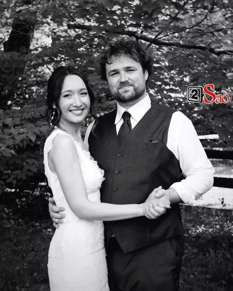 Chồng Tây hiếm hoi khoe ảnh bên Anna Trương sau đám cưới-4
