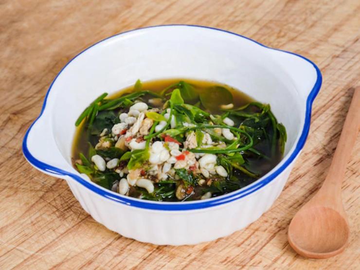 Súp trứng kiến của người Lào mùi kỳ lạ, du khách không dám ăn-1