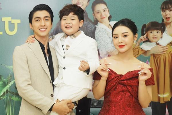 Xuất thân giàu có, sao nhí sau thành người vô gia cư, phải bới rác ăn-6