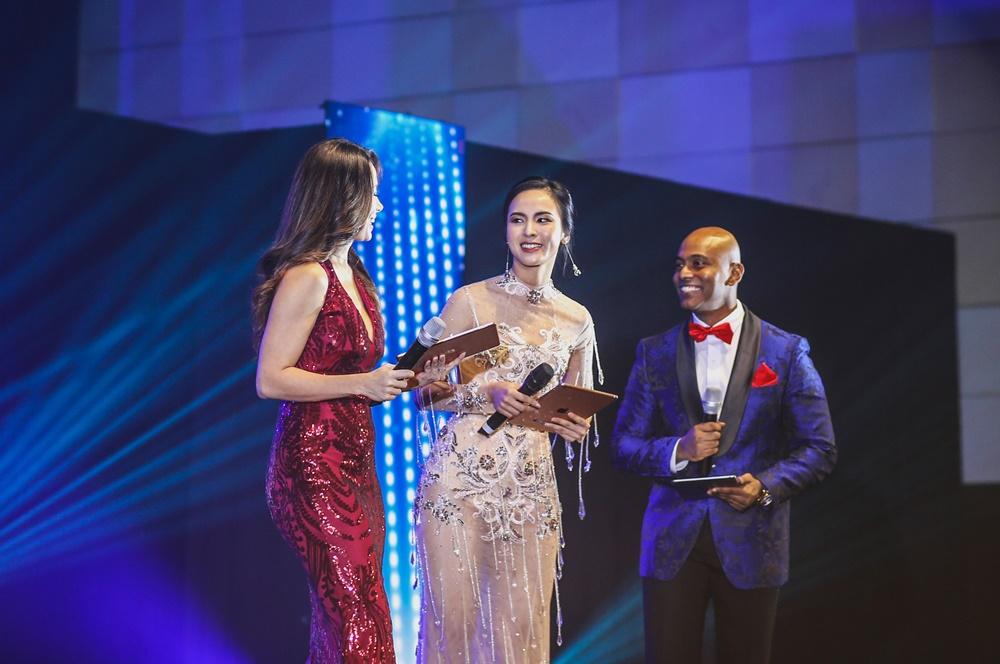 MC Quỳnh Nga tỏa sáng khi dẫn chung kết Hoa hậu Du lịch Quốc tế-1