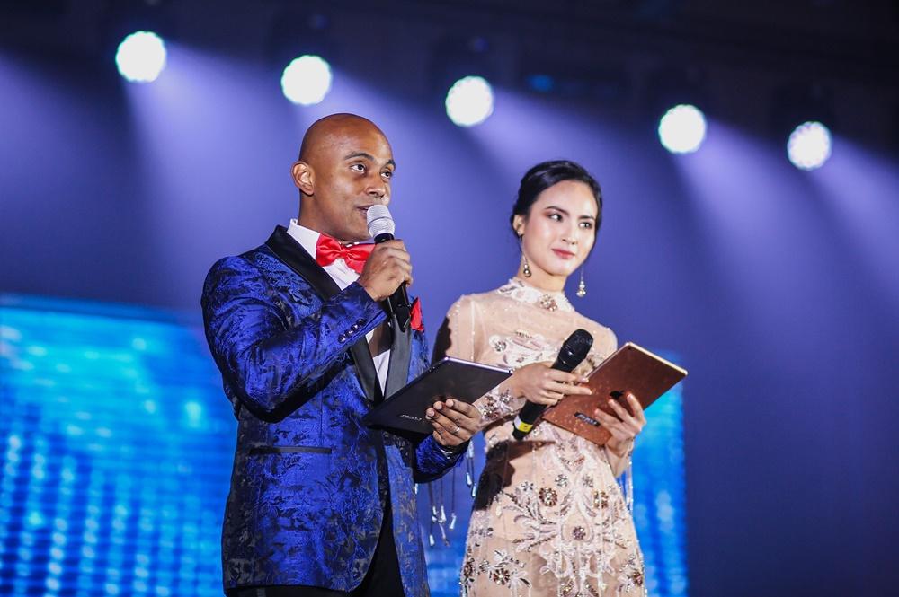 MC Quỳnh Nga tỏa sáng khi dẫn chung kết Hoa hậu Du lịch Quốc tế-4