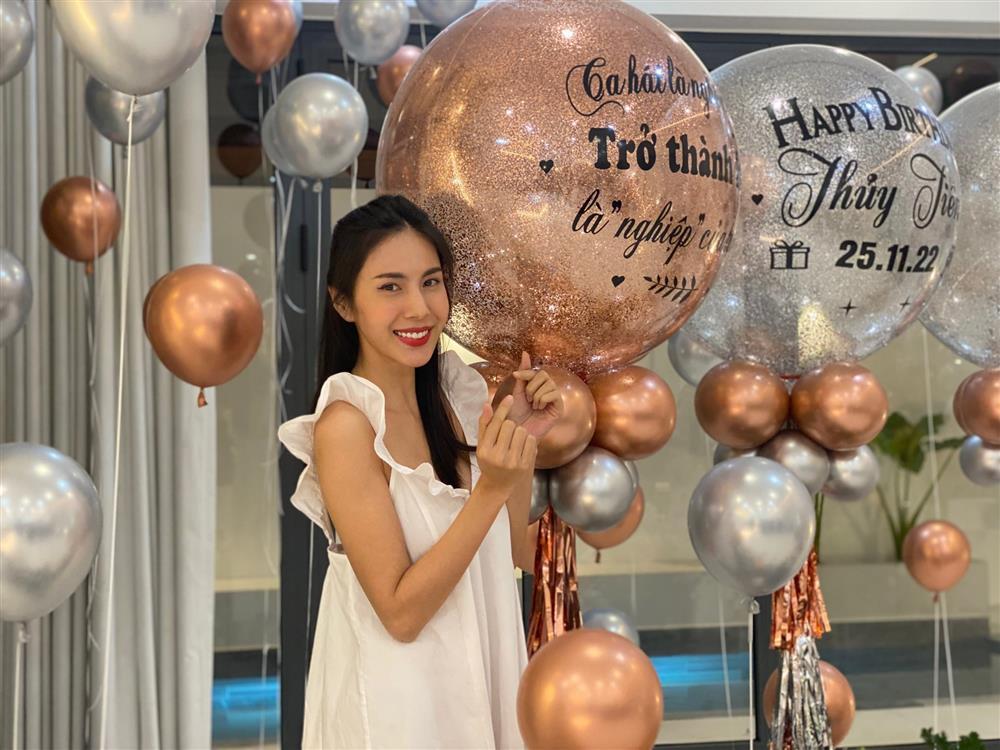 Tin showbiz Việt ngày 26/11: Nhan sắc Thủy Tiên trong ảnh bị tag-3