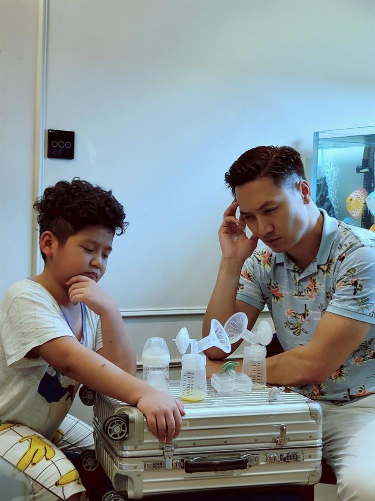 Tin showbiz Việt ngày 26/11: Nhan sắc Thủy Tiên trong ảnh bị tag-12