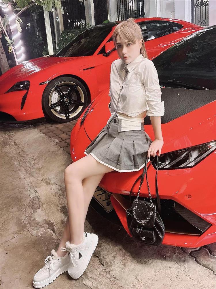 Đoàn Di Băng mặc nhầm áo của con gái 10 tuổi-4