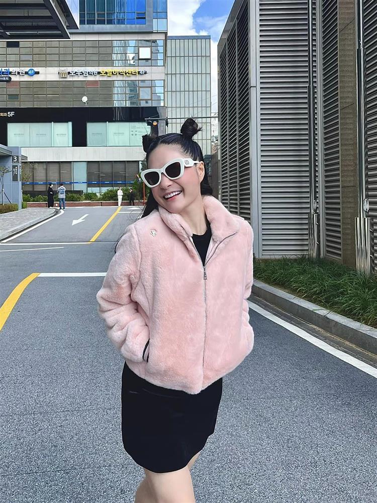 Đoàn Di Băng mặc nhầm áo của con gái 10 tuổi-6