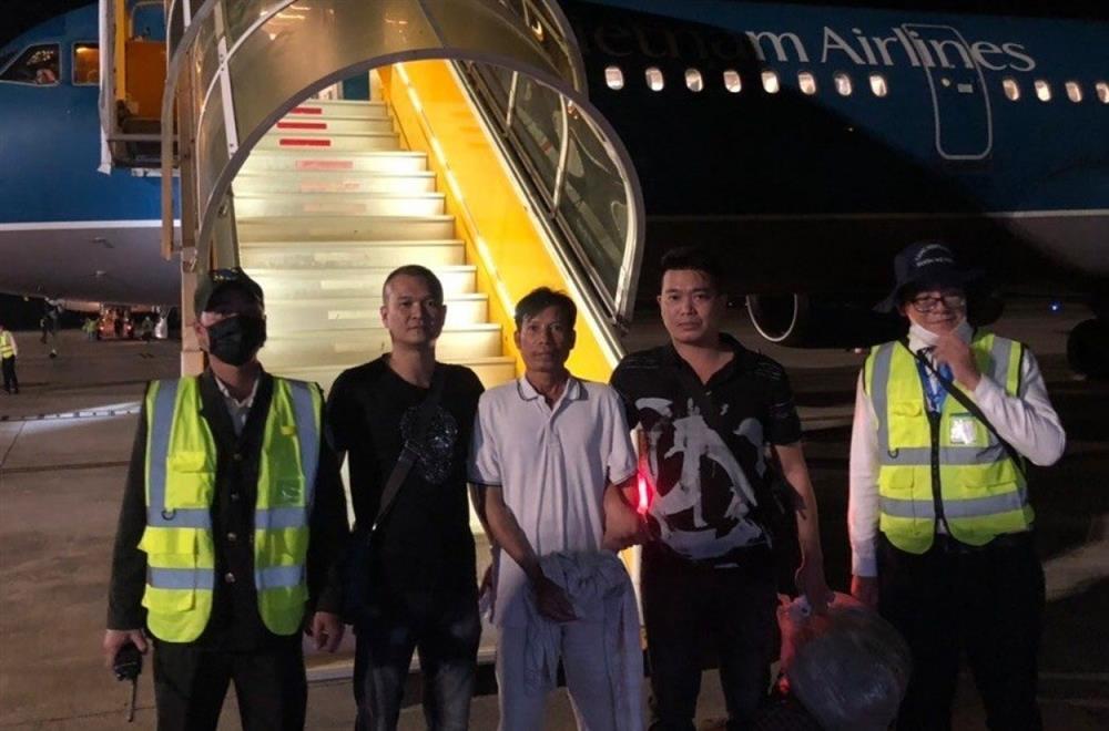 Ẩn mình làm nghề xây mộ, kẻ cướp bị bắt sau gần 30 năm truy nã-1